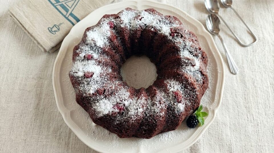 Ciambellone sofficissimo allo yogurt e nutella