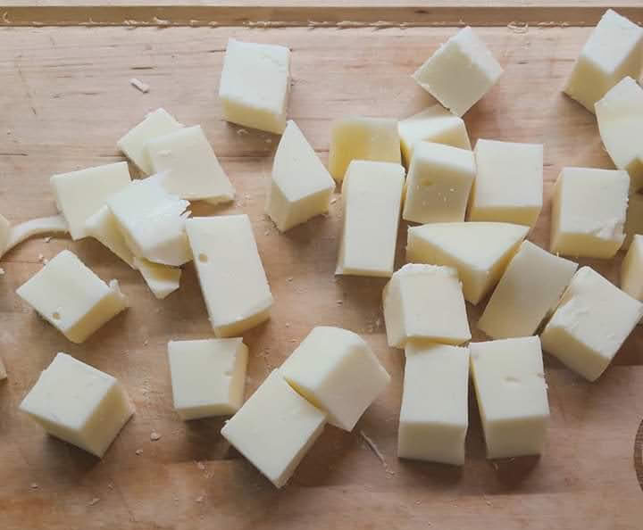 provola a cubeti
