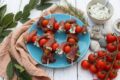 Spiedini di carpaccio affumicato e pomodorini