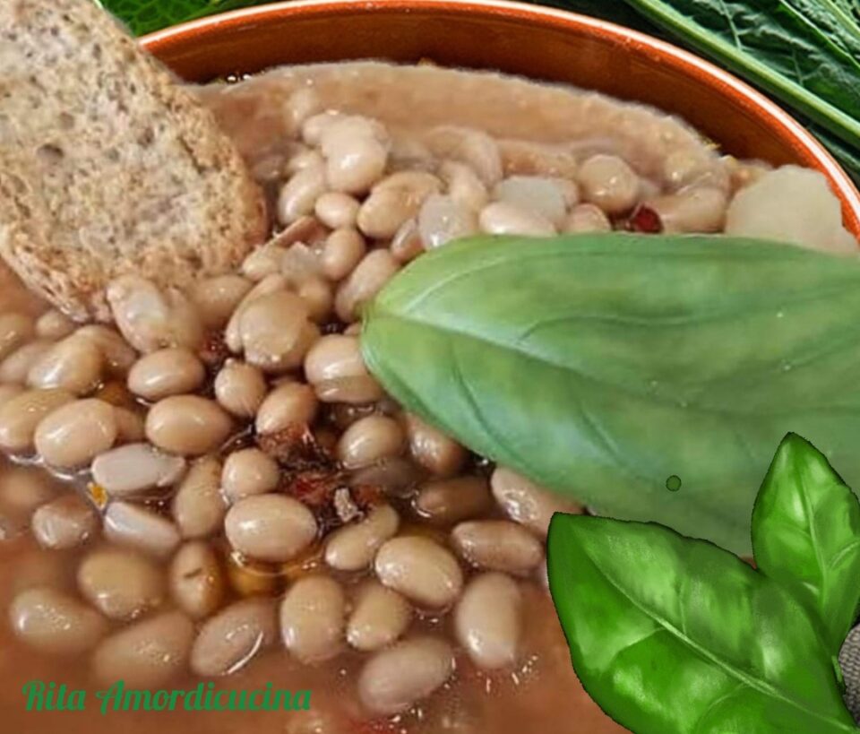Zuppa di soia con verdure dell'orto