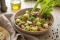 L'insalata di tonno fresco ai profumi mediterranei