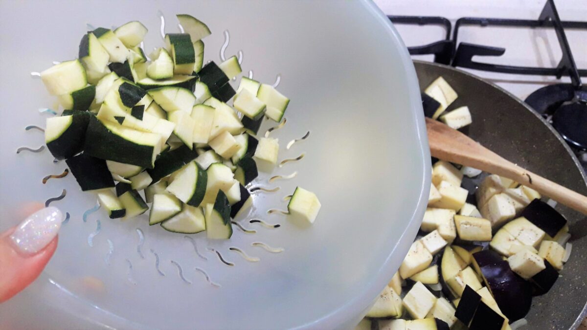 Peperonata in padella senza friggere nulla