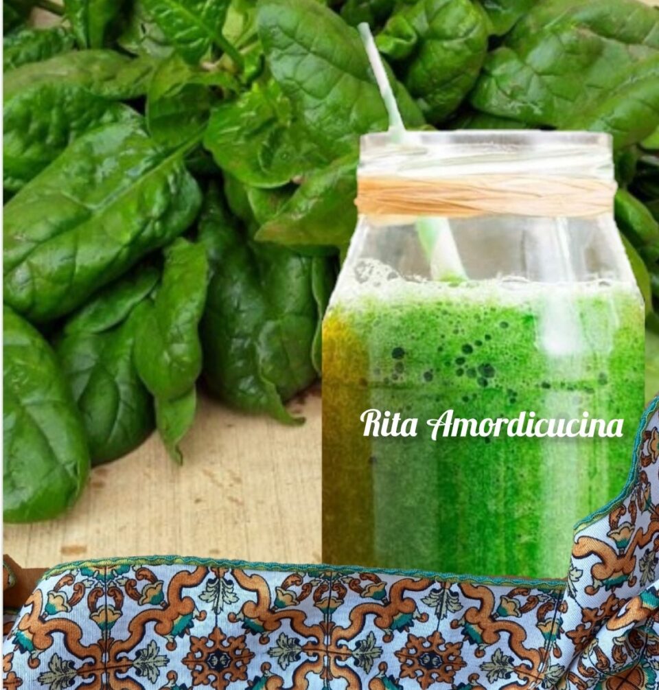 Smoothie detox  verde  antiossidante
