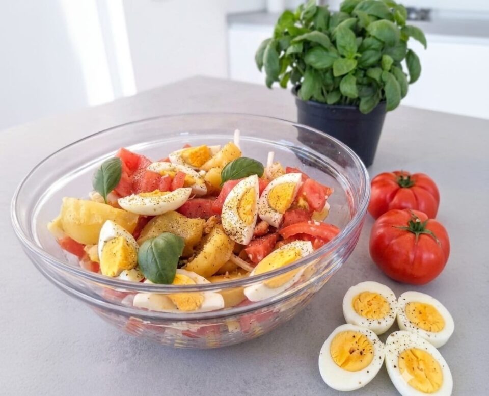 L'insalata siciliana di patate e uova 