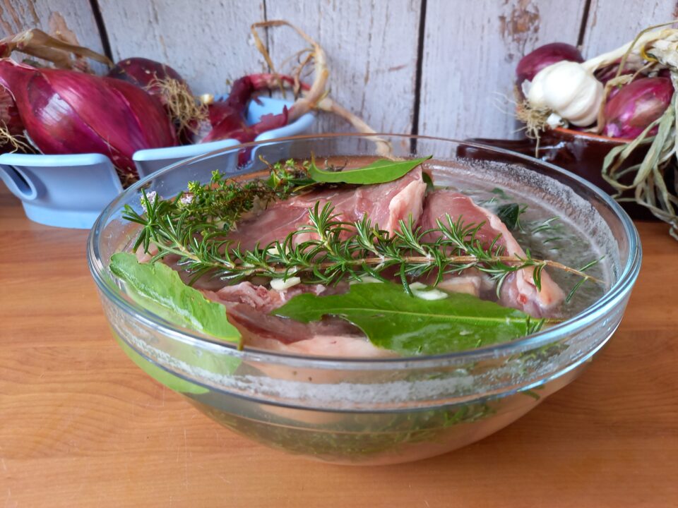 Agnello marinato con patate al forno - Rita Amordicucina