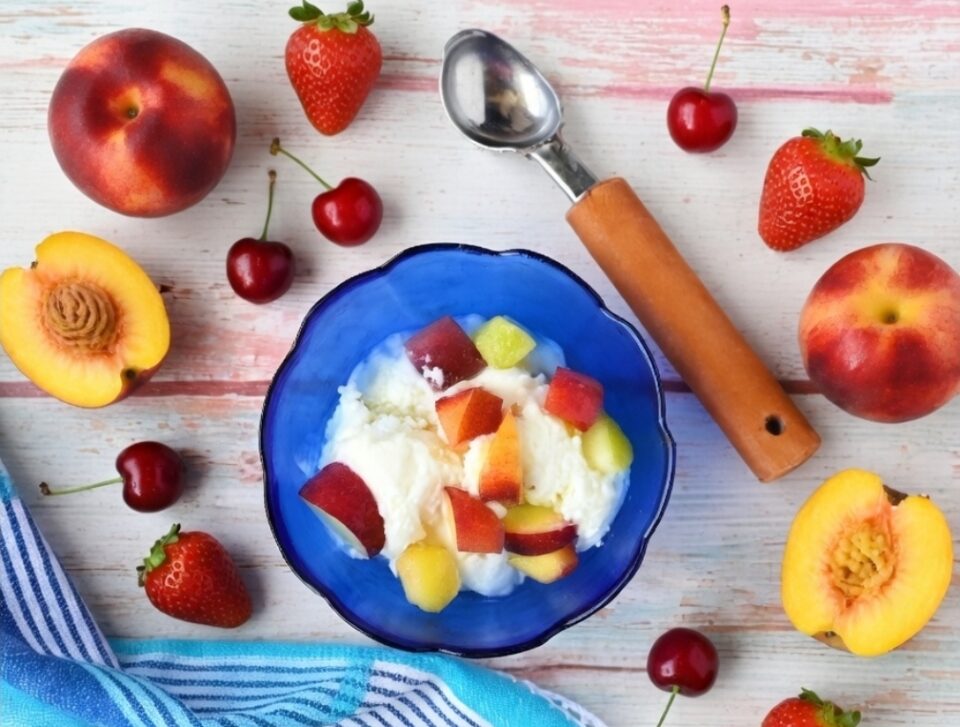 Gelato allo yogurt e frutta senza gelatiera