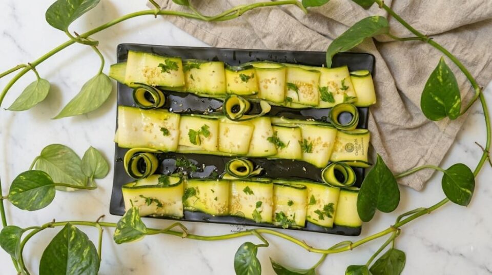Carpaccio di zucchine crude marinate