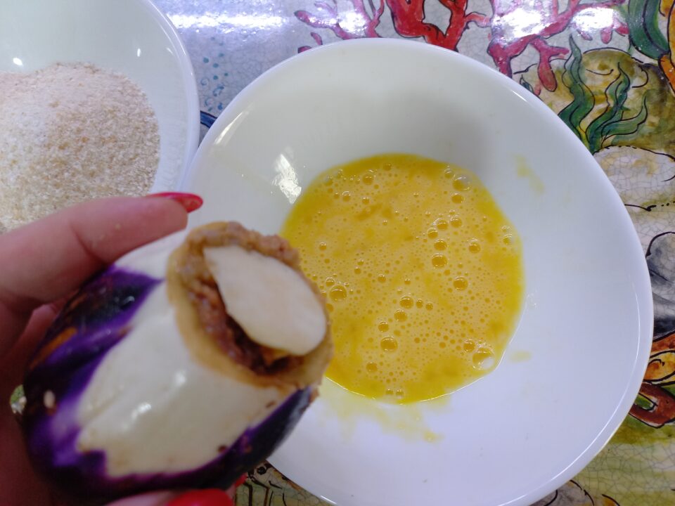 Melanzanine ripiene con carne macinata ricetta Eoliana