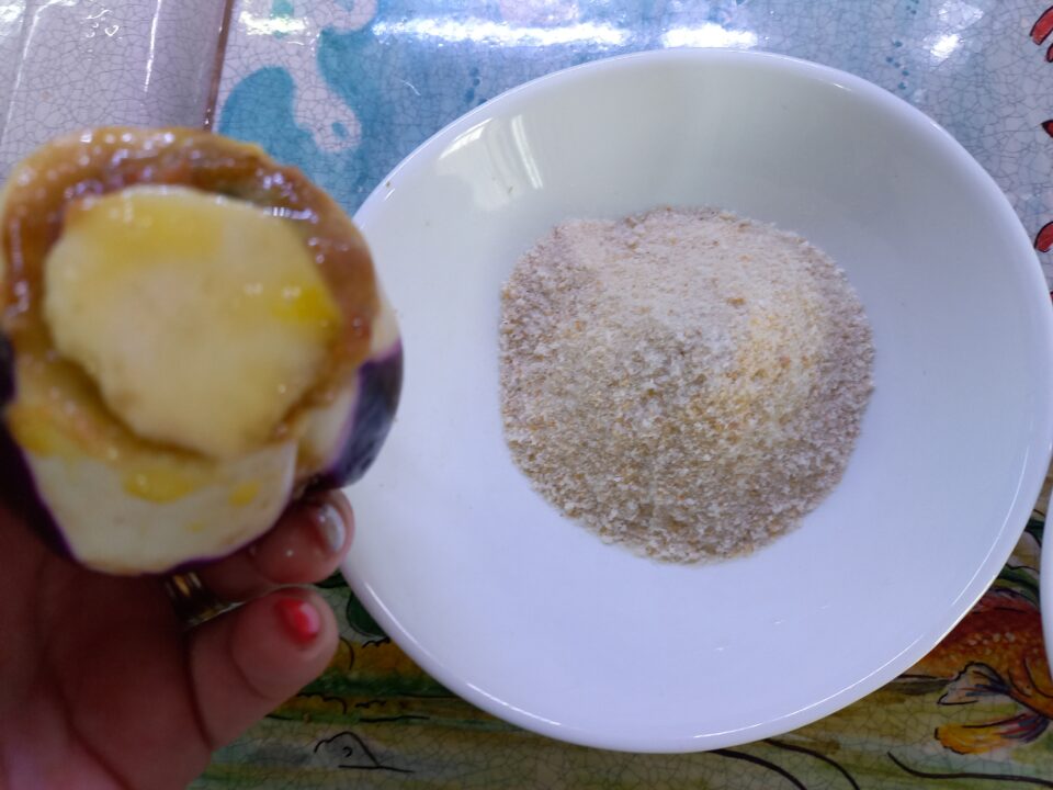 Melanzanine ripiene con carne macinata ricetta Eoliana