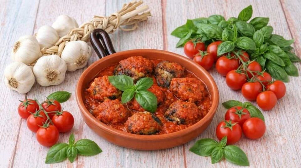 Melanzanine ripiene con carne macinata ricetta Eoliana