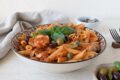 La pasta alla puttanesca di mare cremosa e gustosa