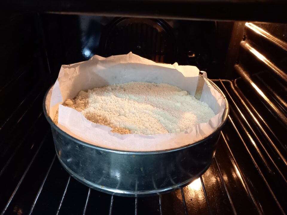 Sbriciolata con crema al limone profumata