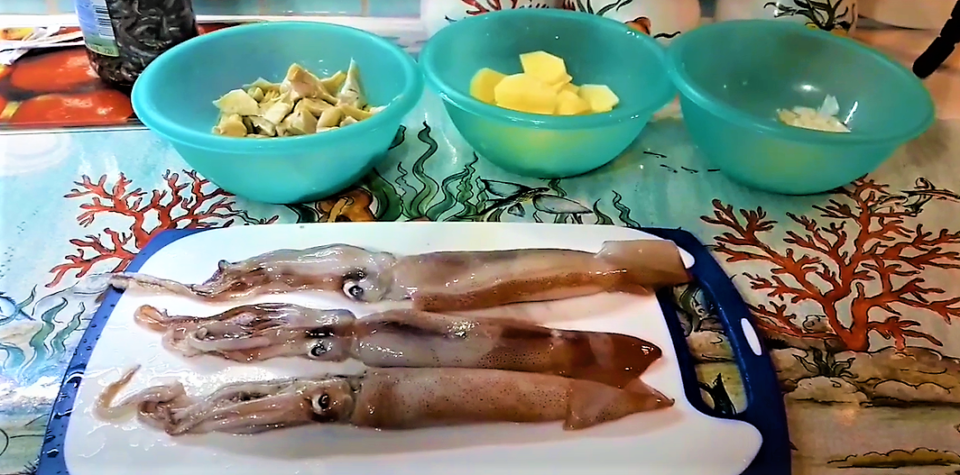 Calamari con cuori di carciofo e patate