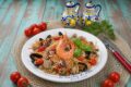 Insalata d'orzo e frutti di mare