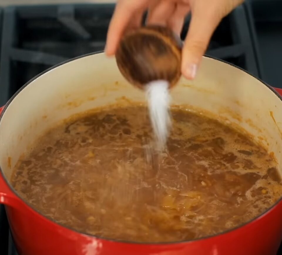 Zuppa di cipolle gratinata
