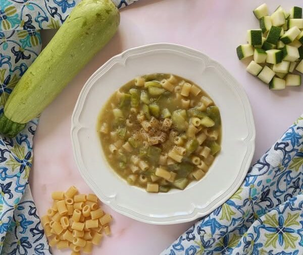 Minestra di tubetti e zucchine