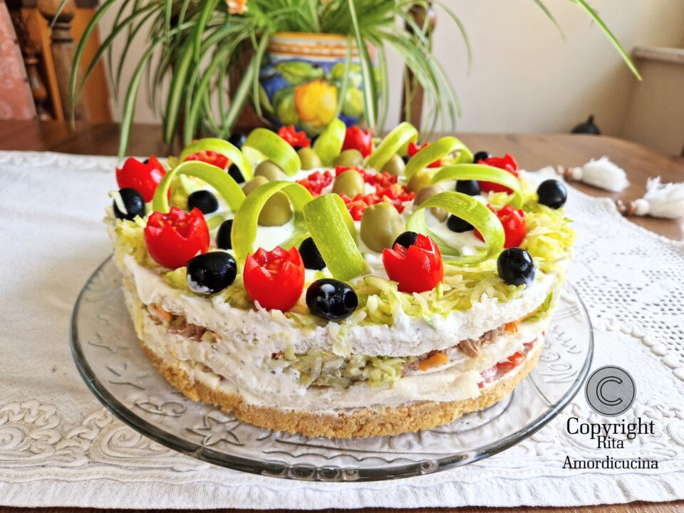 La cheesecake salata al tonno e verdure