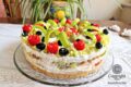 Torta salata al formaggio con tonno e verdure