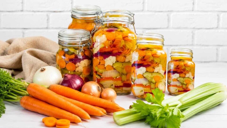 La giardiniera di verdure fatta in casa