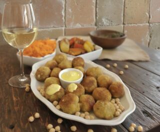 Polpette di ceci con salsa al curry