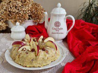 Il ciambellone d'avena e frutta secca