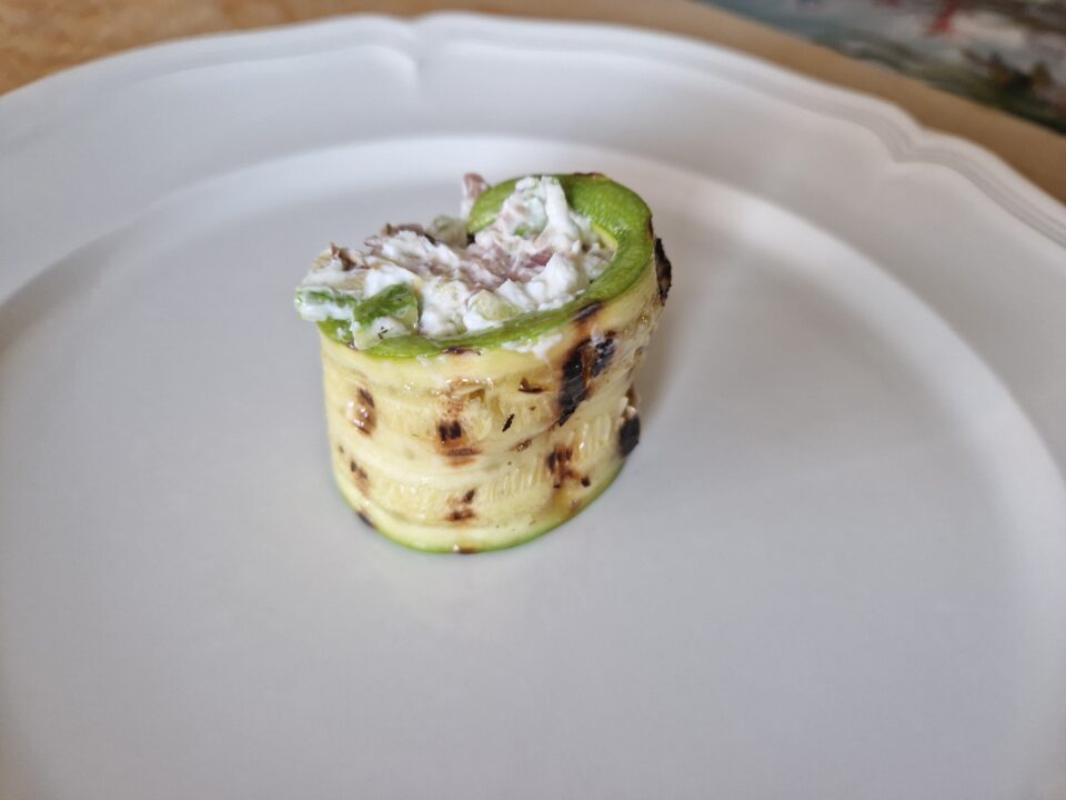 La torta spirale fredda di zucchine