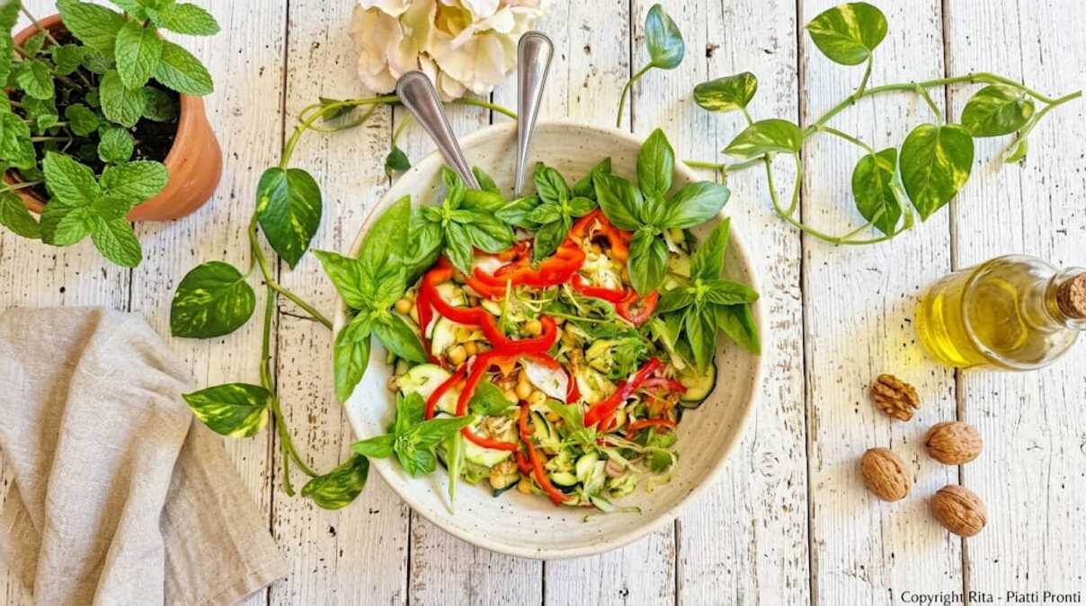 Insalata di ceci e verdure crude - Le ricette di Rita Amordicucina