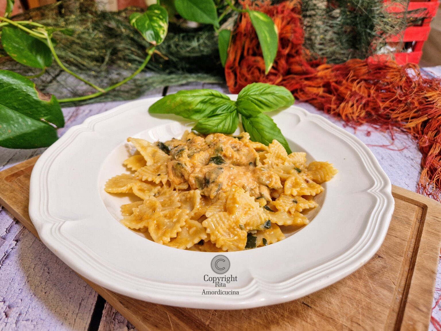 Farfalle con crema di zucchine e salmone - Le ricette di Rita Amordicucina