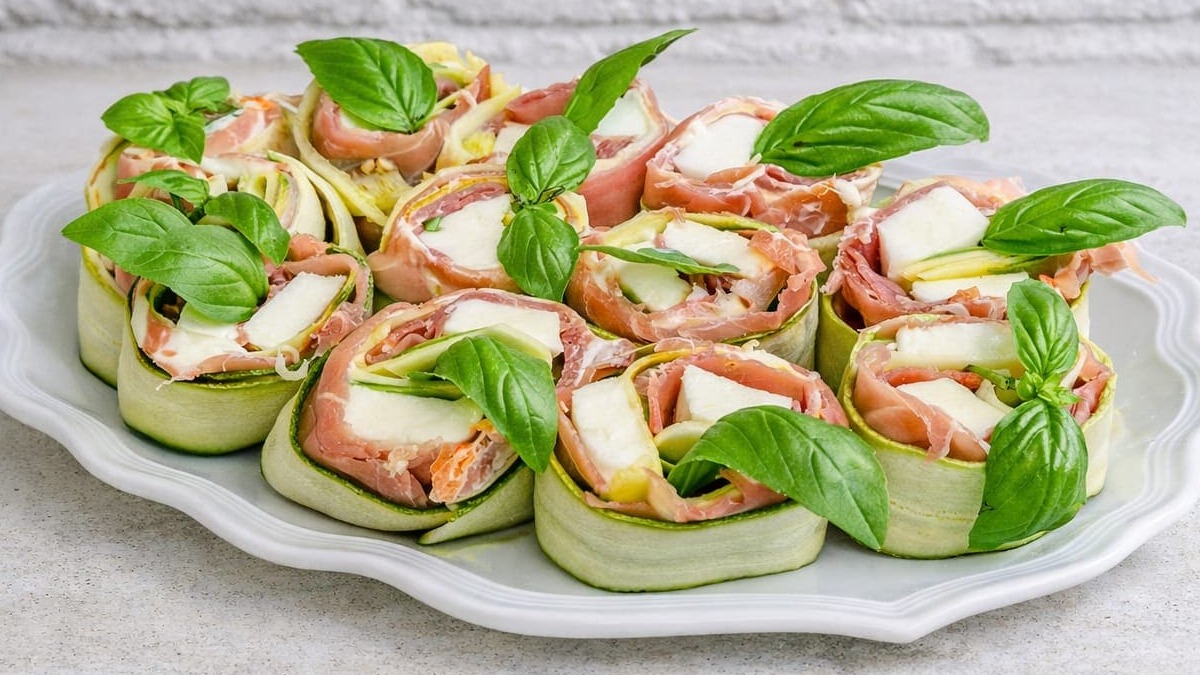 Girelle di zucchine prosciutto crudo e mozzarella