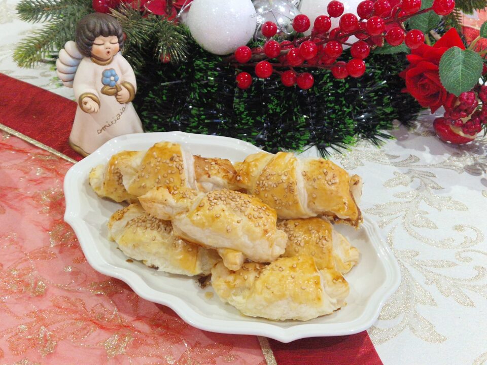 I cornetti salati con con mousse di mortadella