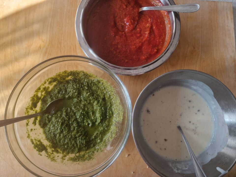 Lasagne ai tre colori con pesto, besciamella e ragù