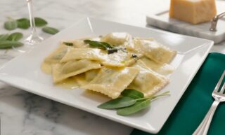 Come fare i ravioli con ricotta e spinaci