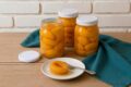 Come fare le pesche sciroppate fatte in casa