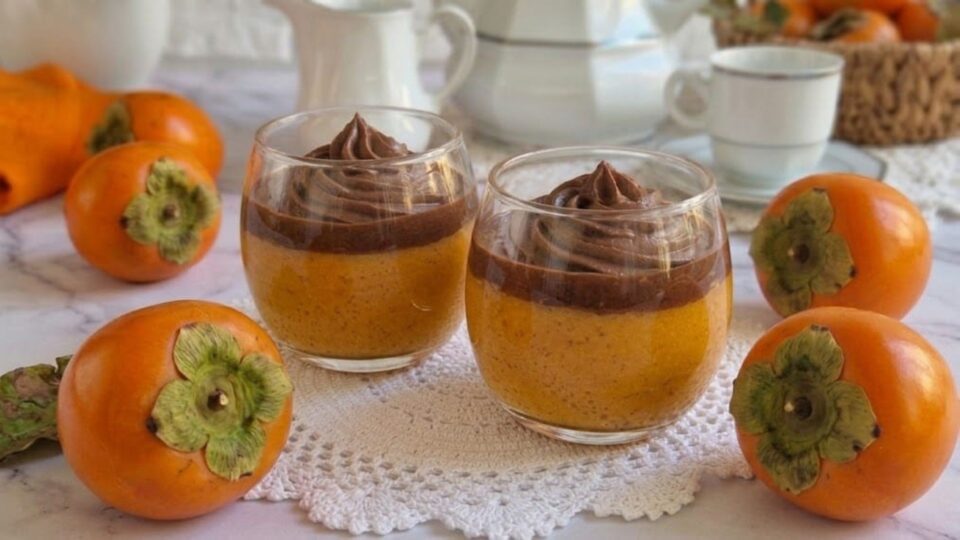 Pudding cachi e cioccolato con avena