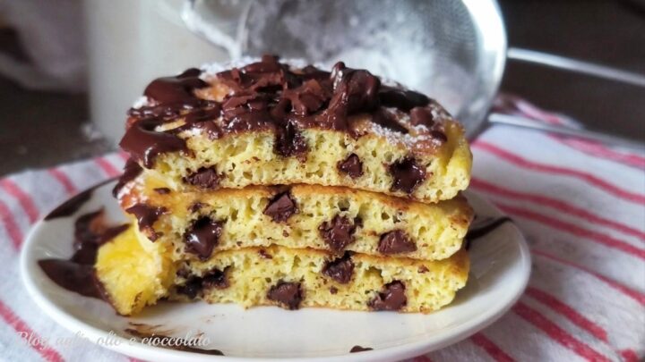 pancake soffici con salsa al cioccolato