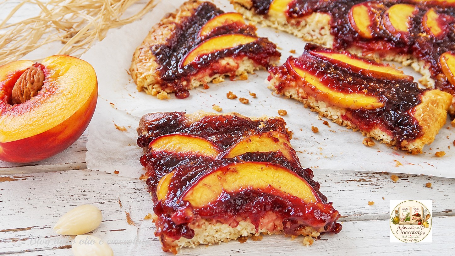 schiacciata rustica dolce alle pesche con marmellata fatta in casa