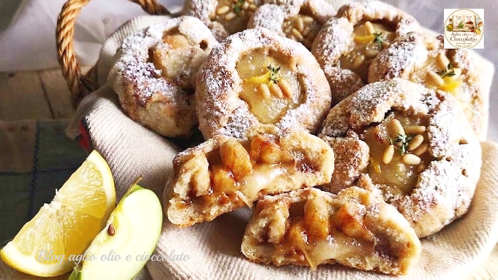 Dolcetti di frolla all'acqua con mele e crema al limone