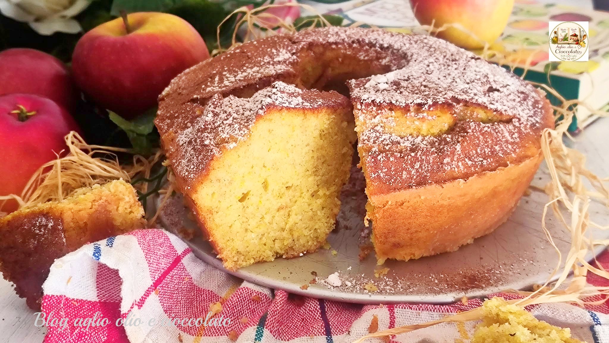 Ciambellone soffice al succo di mela, arancia e cannella.