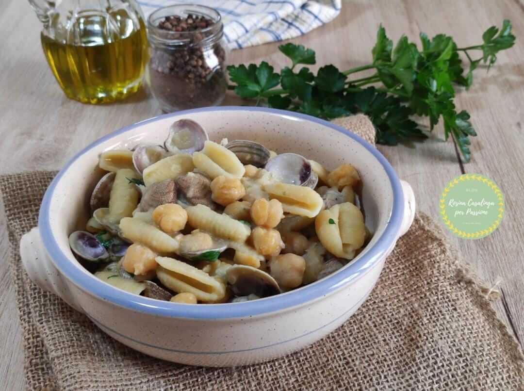 GNOCCHETTI CON CECI E VONGOLE