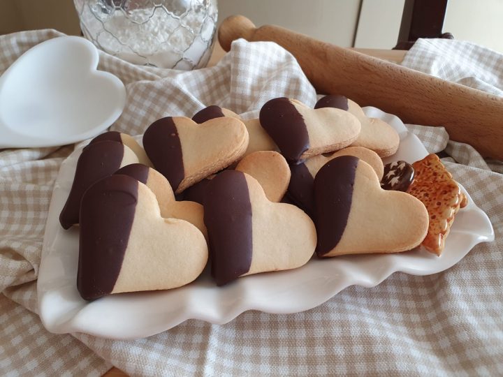 Biscotti a forma di cuore - Rosly a passion for pastry