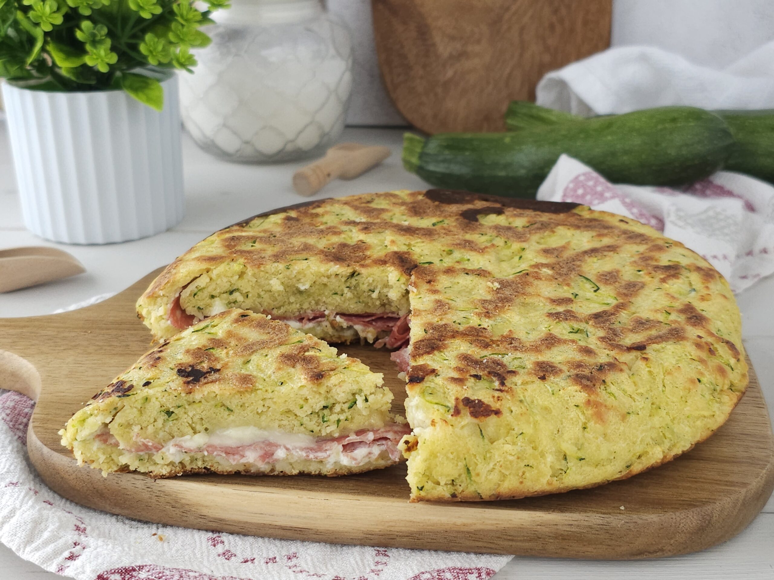 Focaccia di zucchine ripiena cotta in padella - Rosly a passion for pastry