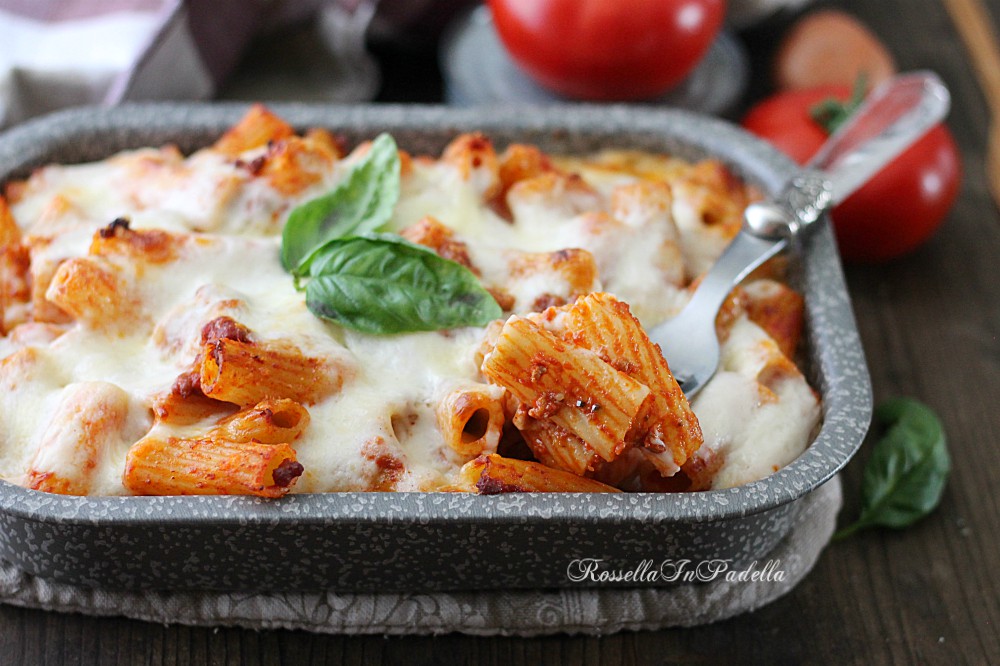 Pasta Al Forno Con Ragù E Besciamella, Primo Piatto Al Forno