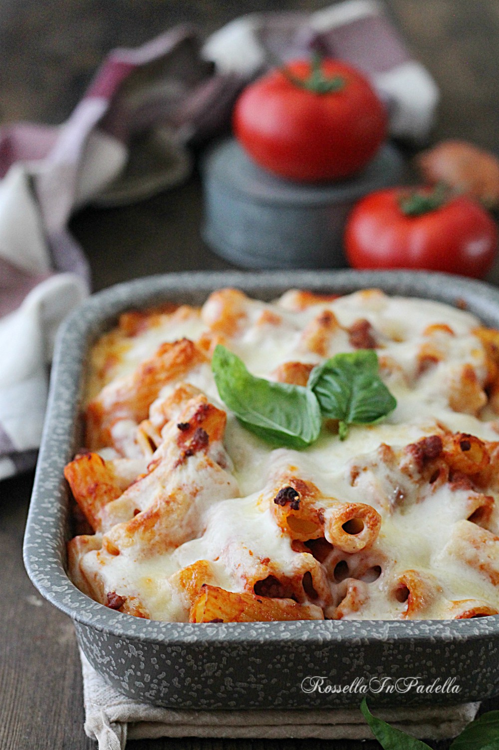 Pasta al forno con ragù e besciamella