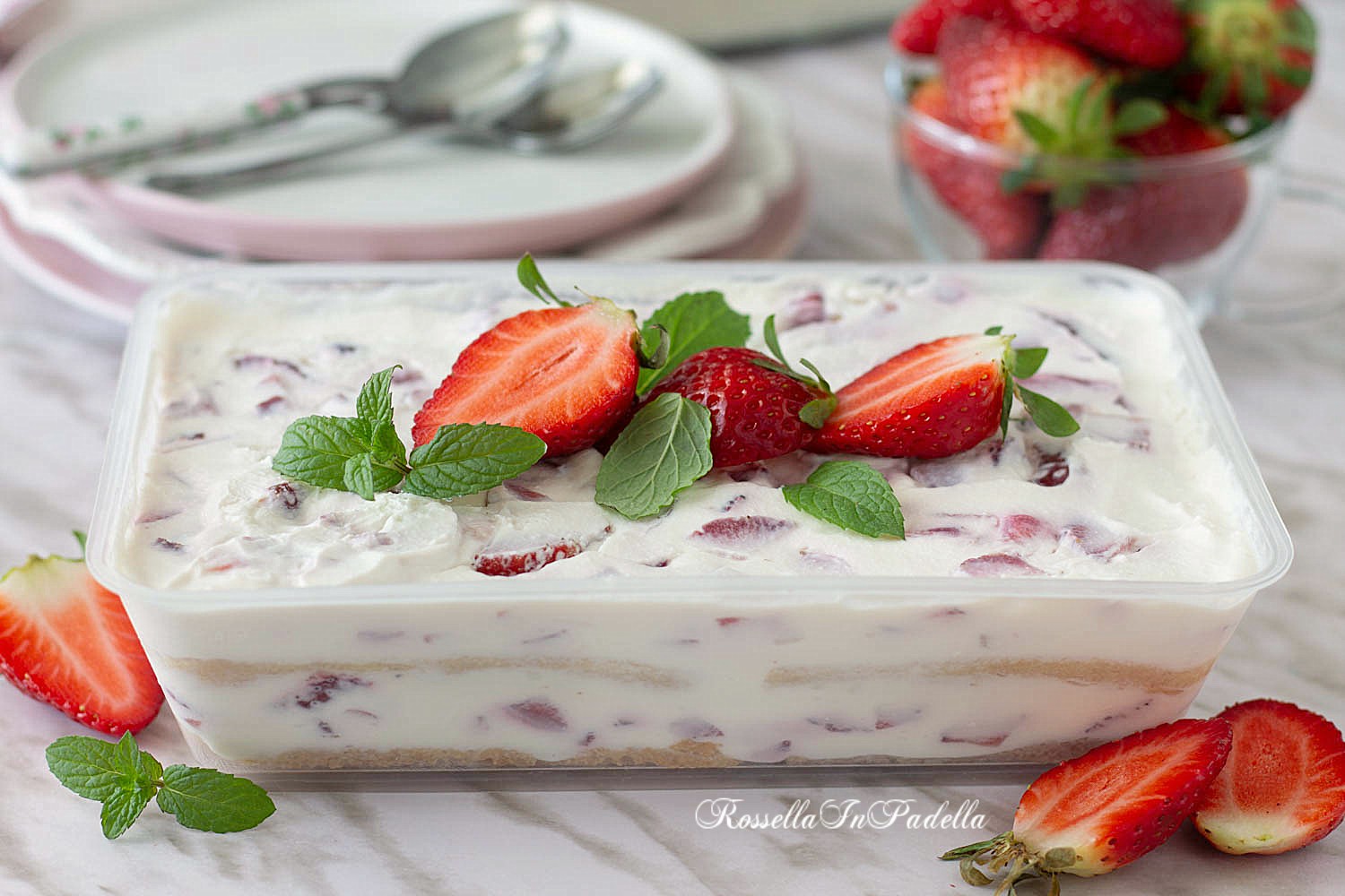 Tiramisù alle fragole e ricotta