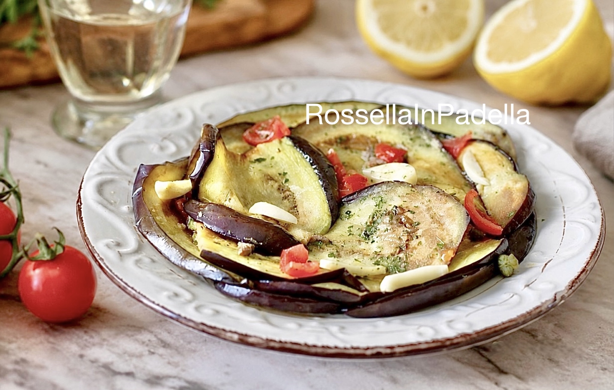 La ricetta delle melanzane marinate al limone