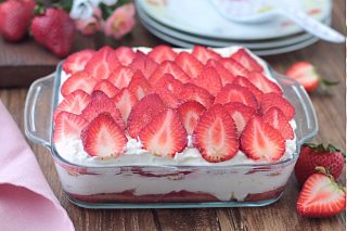Ricetta TIRAMISU ALLE FRAGOLE con crema senza uova