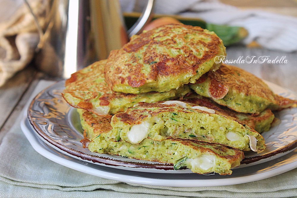 Ricetta FOCACCINE DI ZUCCHINE E PROSCIUTTO senza lievitazione