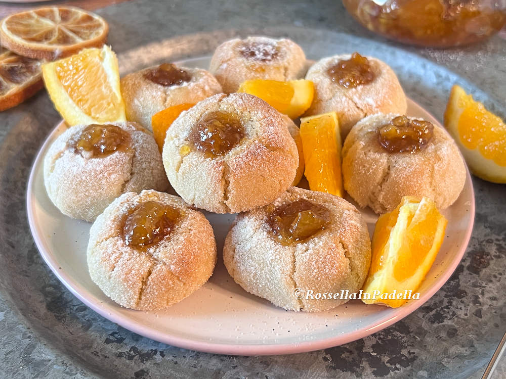BISCOTTI MORBIDI MANDORLE ARANCE E MARMELLATA DI ARANCE