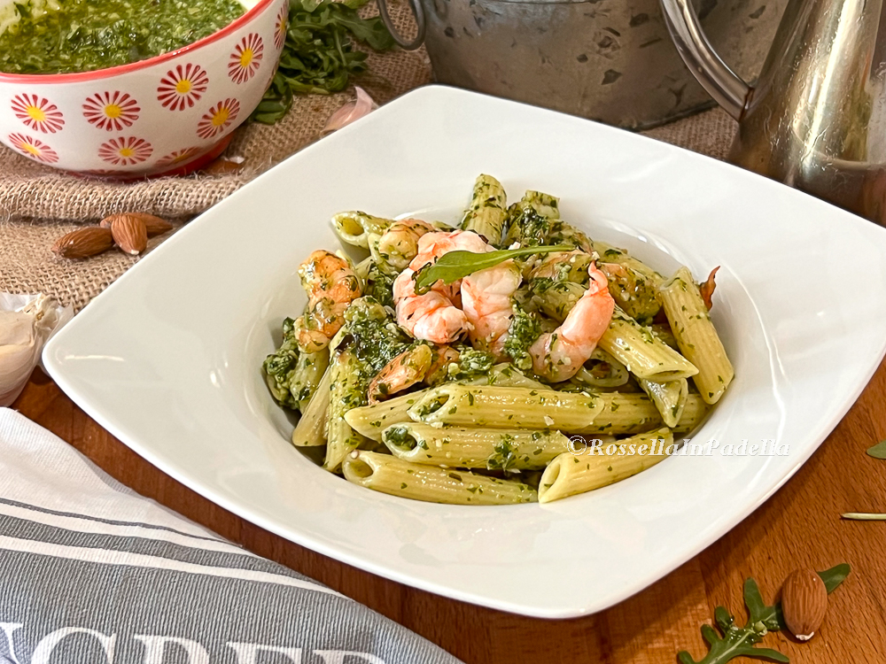 Pasta Con Pesto Di Rucola E Gamberi