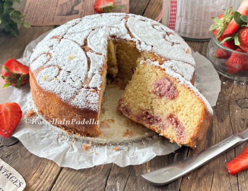 TORTA ALLE FRAGOLE SENZA BILANCIA